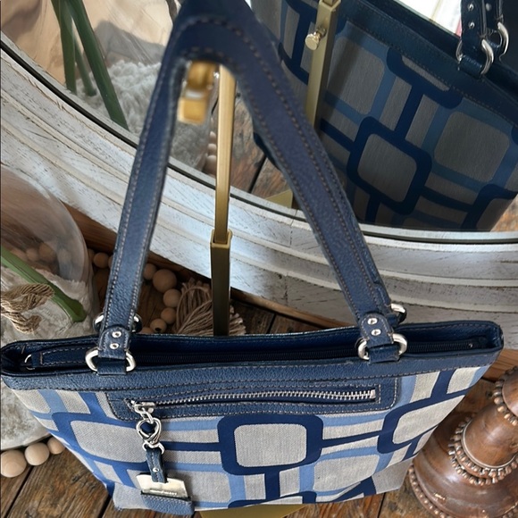 Nine West Blue and Tan Women's Bag preloved 💙 - Picture 5 of 11
